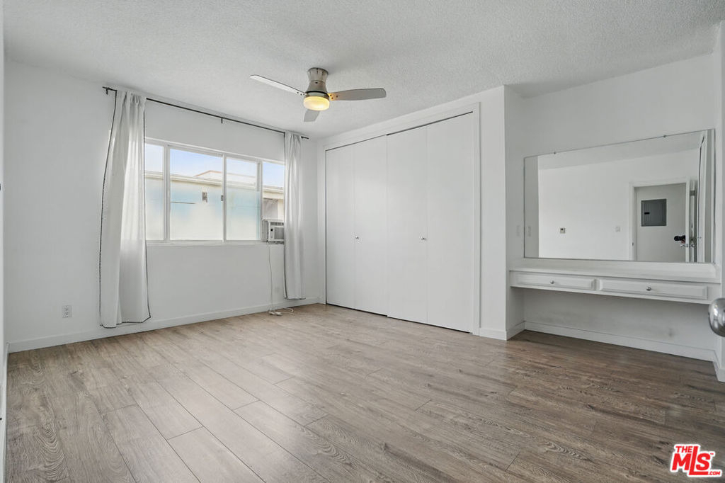 930 3rd Street - Photo 20