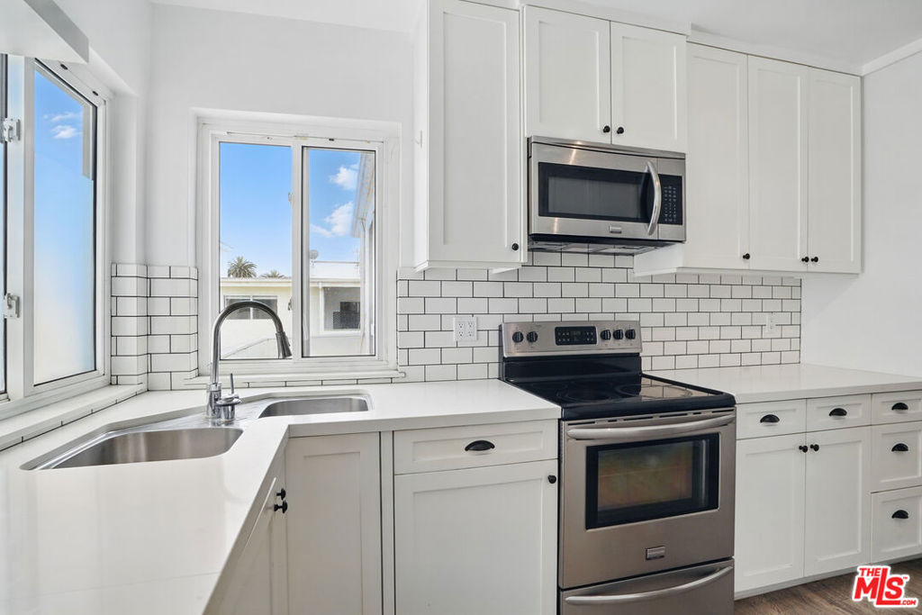 930 3rd Street - Photo 16