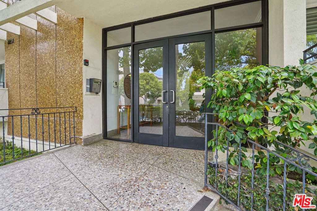 930 3rd Street - Photo 4