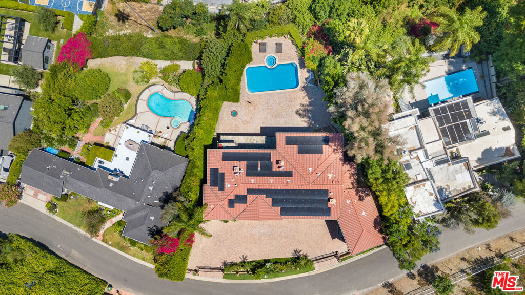 18047 Karen Drive - Photo 45
