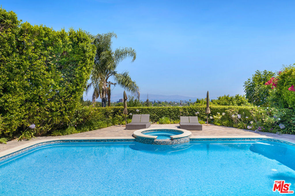 18047 Karen Drive - Photo 3