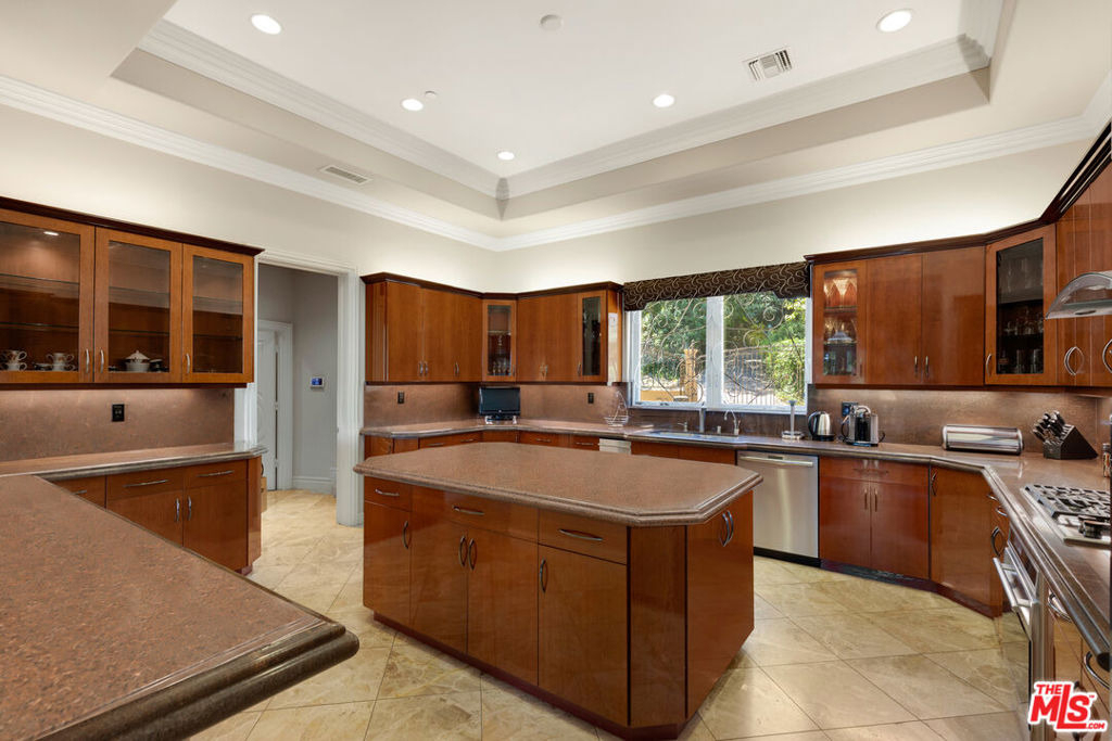 18047 Karen Drive - Photo 11