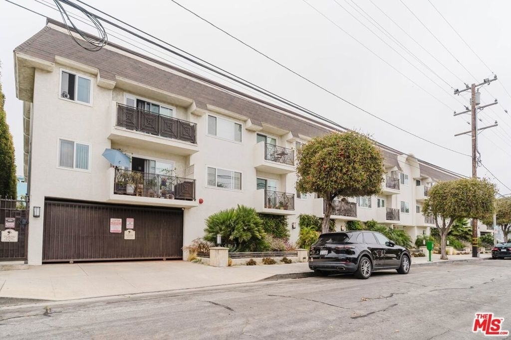 2721 2nd Street - Photo 1