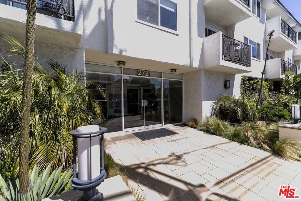 2721 2nd Street - Photo 2
