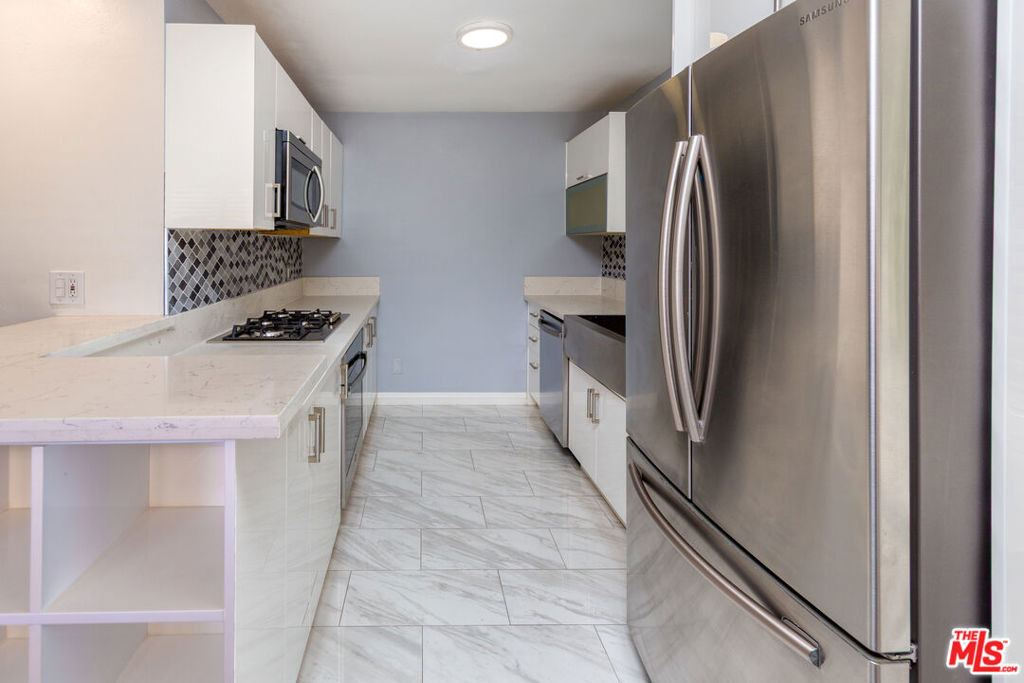 5848 Hazeltine Avenue - Photo 1