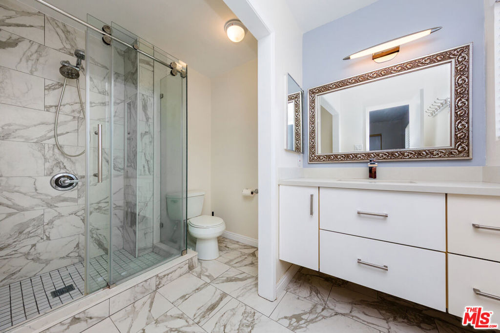 5848 Hazeltine Avenue - Photo 8