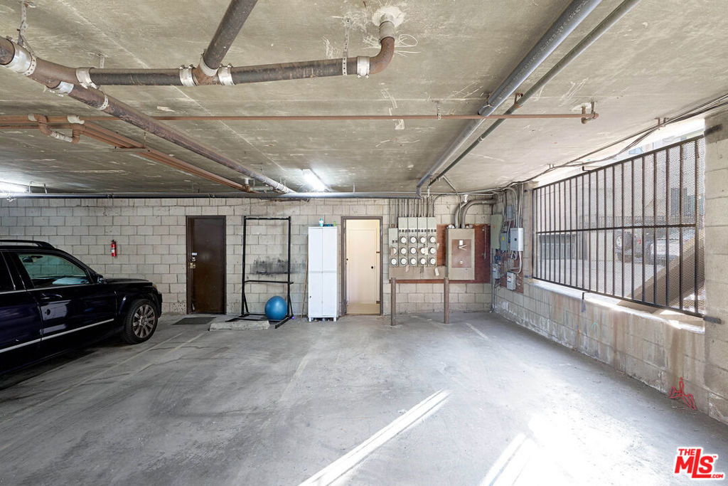 12601 Matteson Avenue - Photo 36