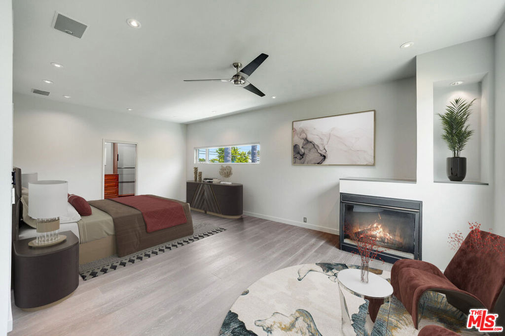 929 Dickson Street - Photo 12