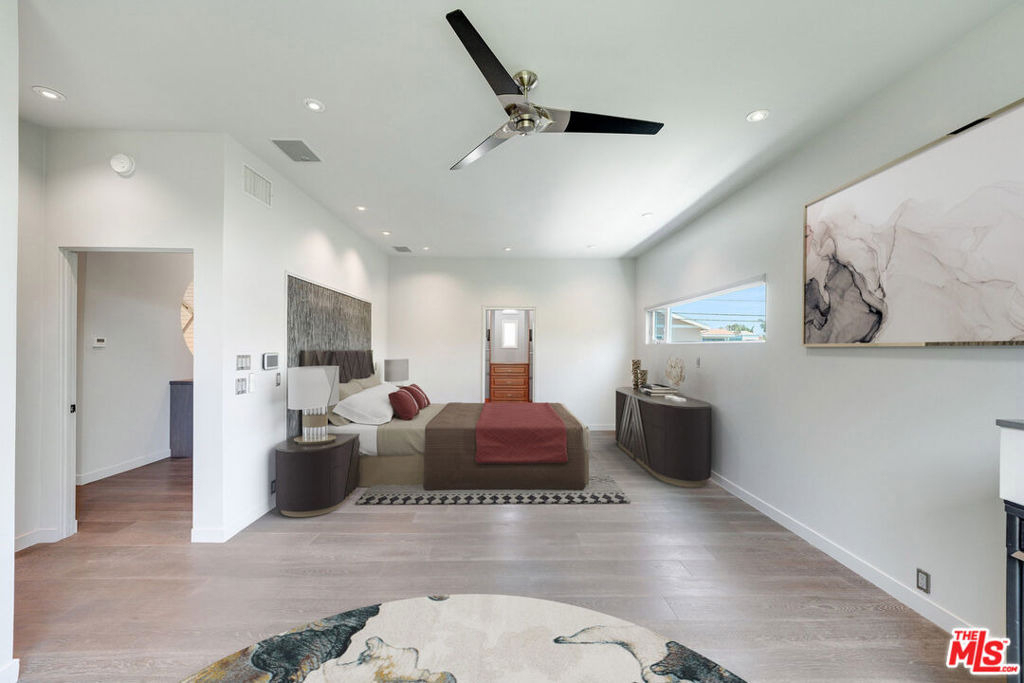 929 Dickson Street - Photo 13