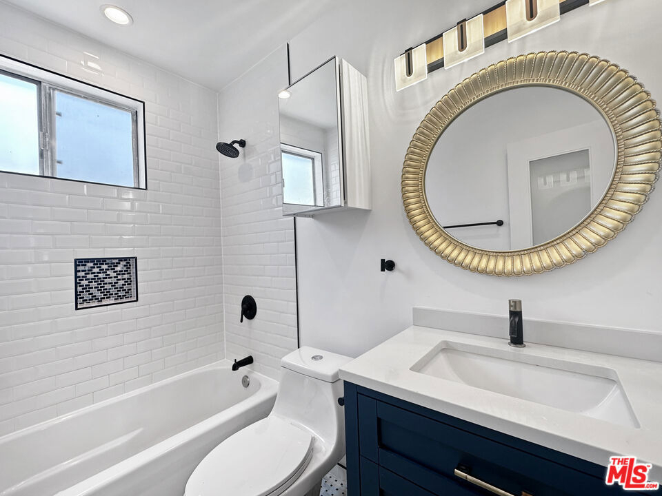2841 S Sycamore Avenue - Photo 9