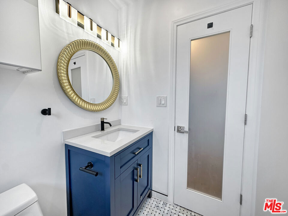 2841 S Sycamore Avenue - Photo 8