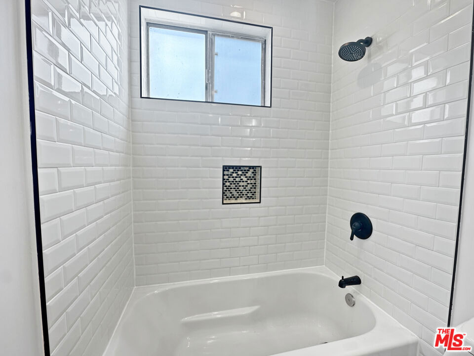 2841 S Sycamore Avenue - Photo 10