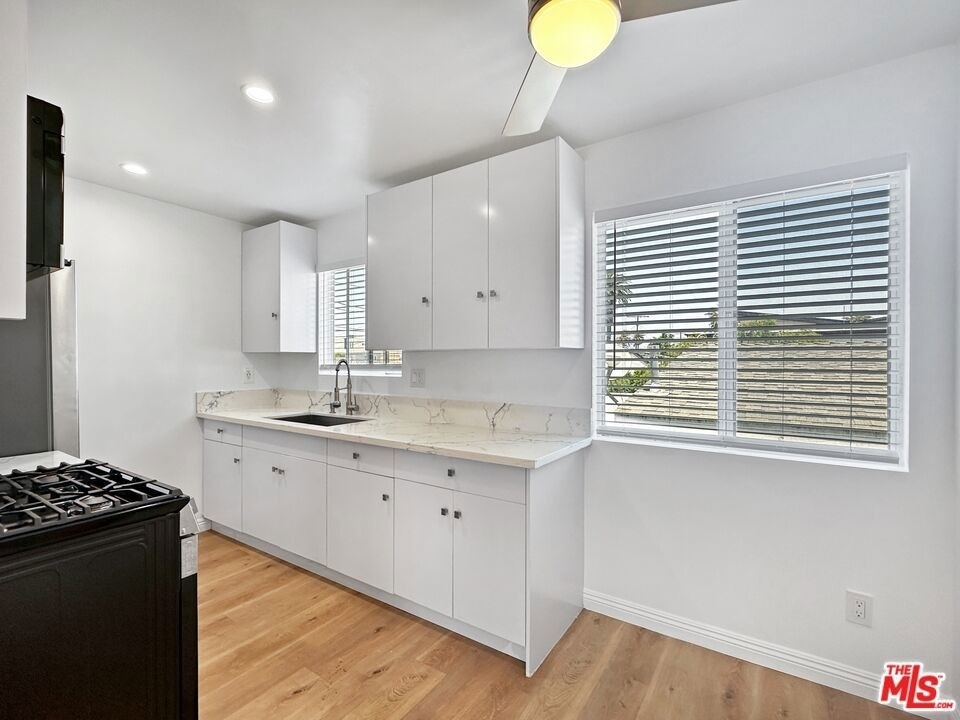 2841 S Sycamore Avenue - Photo 6