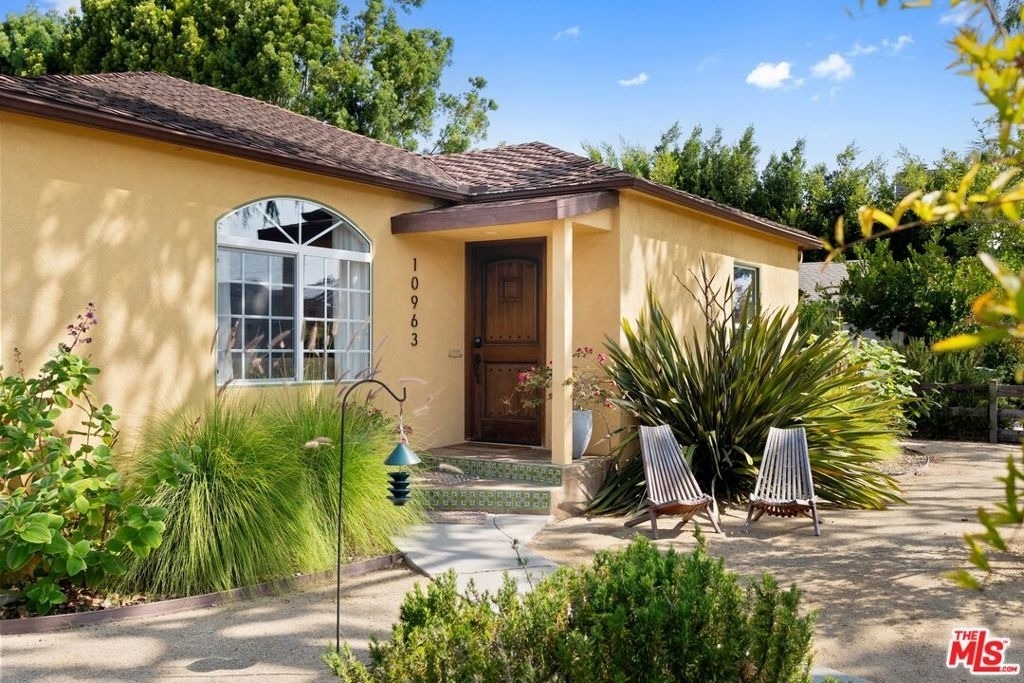 10963 Lindblade St - Photo 0