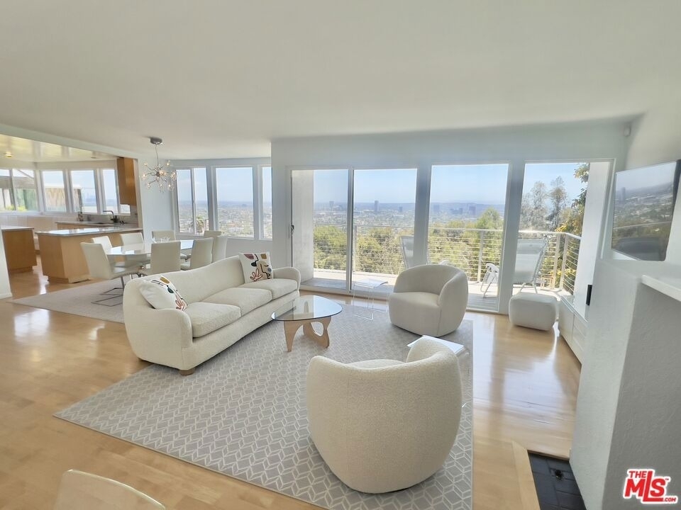 8376 Hollywood Boulevard - Photo 7