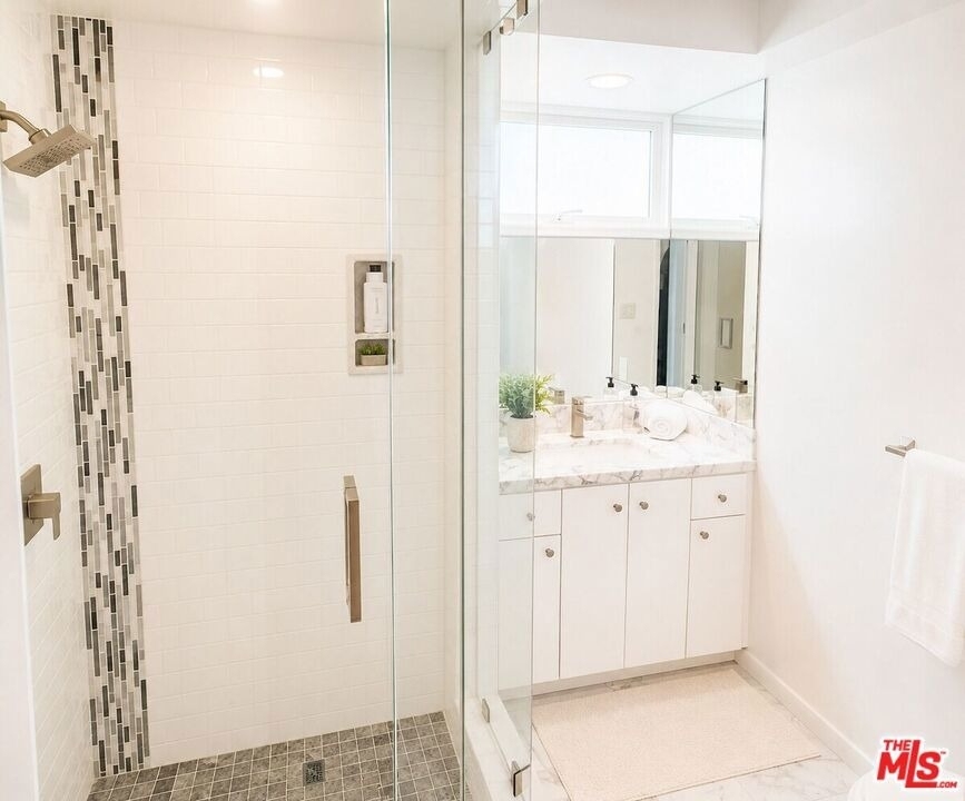8376 Hollywood Boulevard - Photo 35