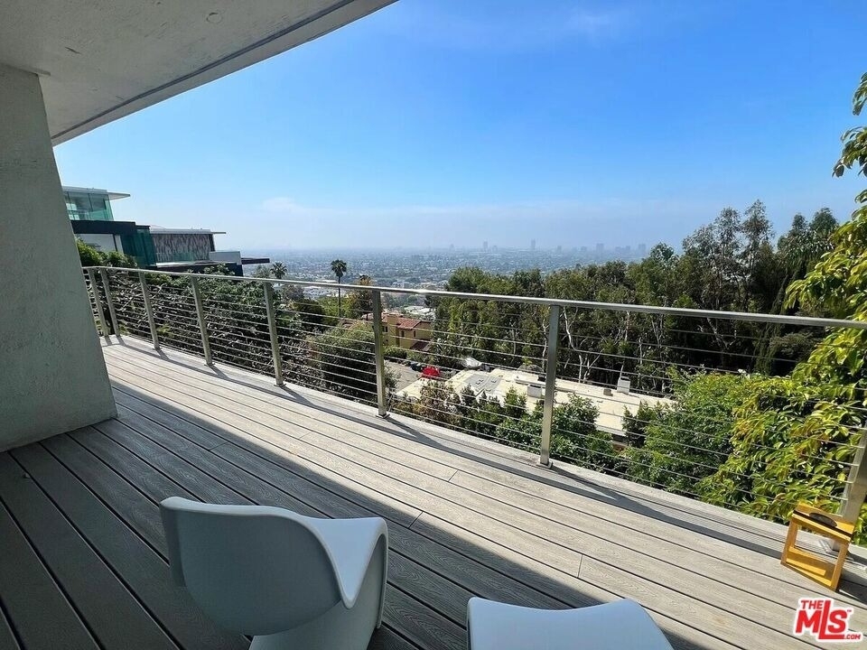 8376 Hollywood Boulevard - Photo 10