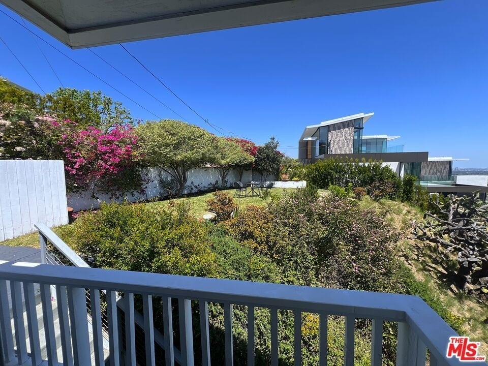 8376 Hollywood Boulevard - Photo 19