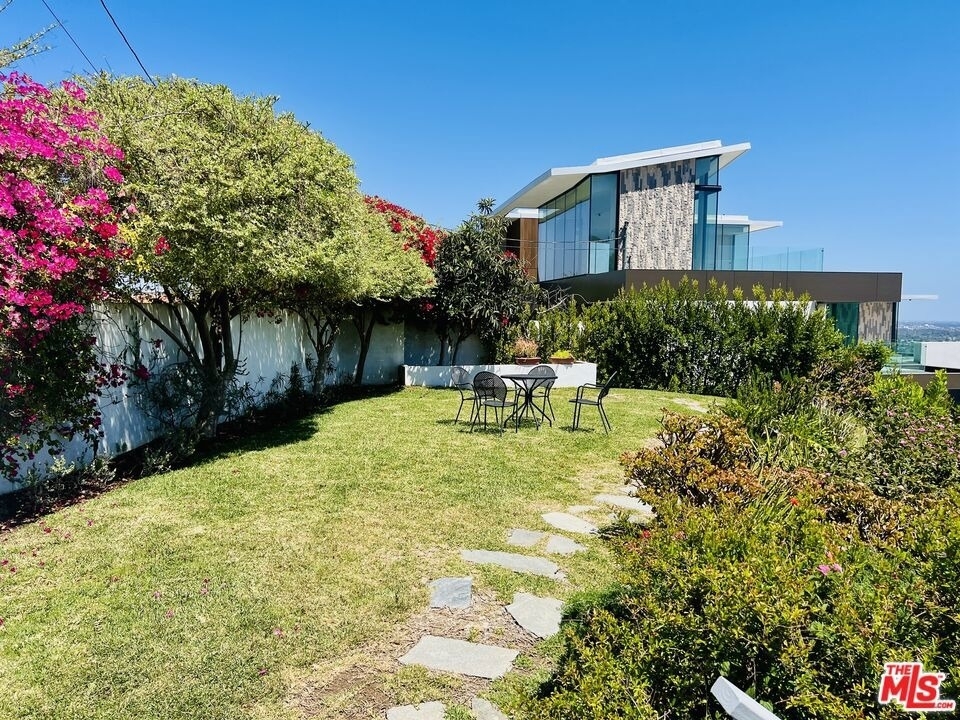 8376 Hollywood Boulevard - Photo 4