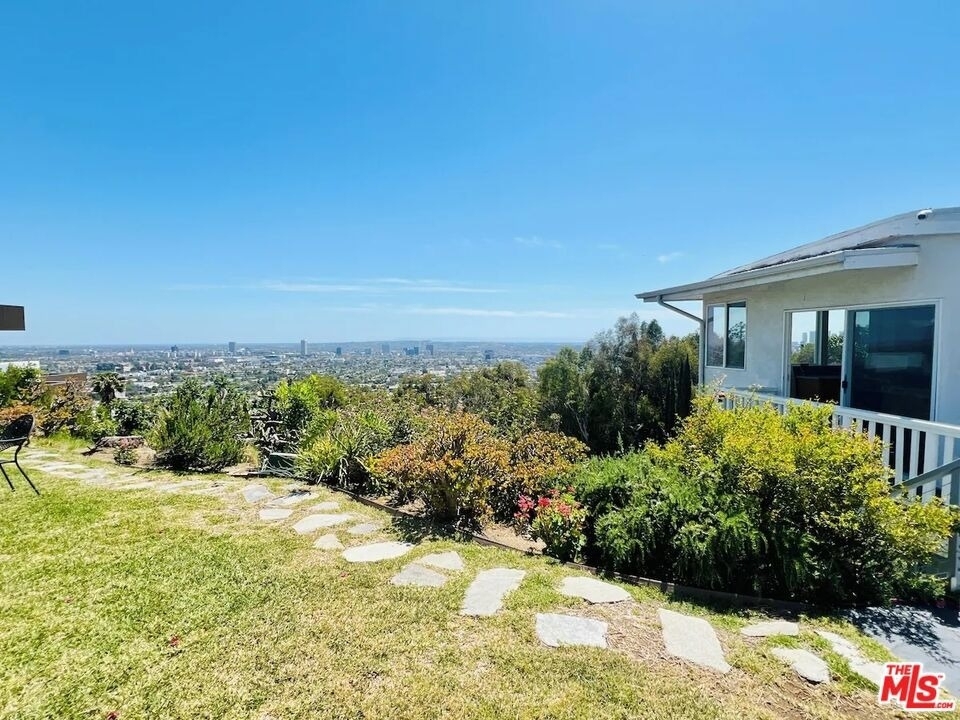 8376 Hollywood Boulevard - Photo 52