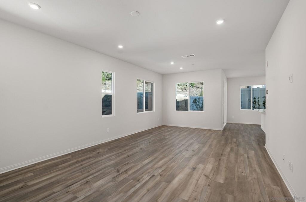 1523 Wingwood - Photo 8