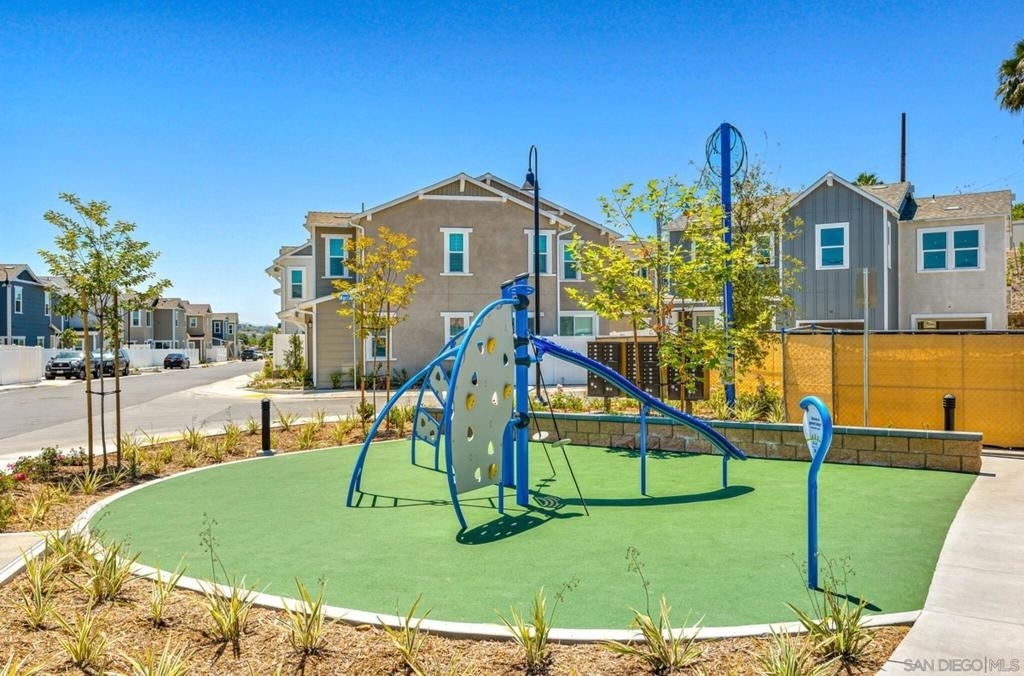 1523 Wingwood - Photo 3