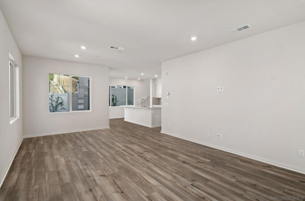 1523 Wingwood - Photo 7