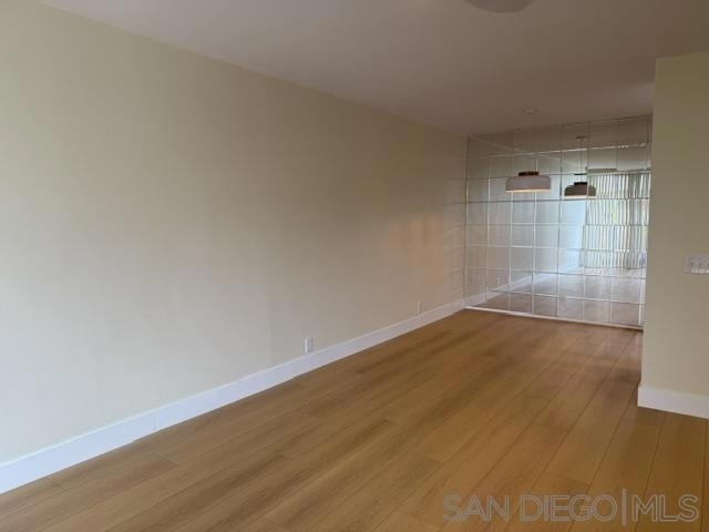 2510 Torrey Pines Rd, Unit 312 - Photo 4