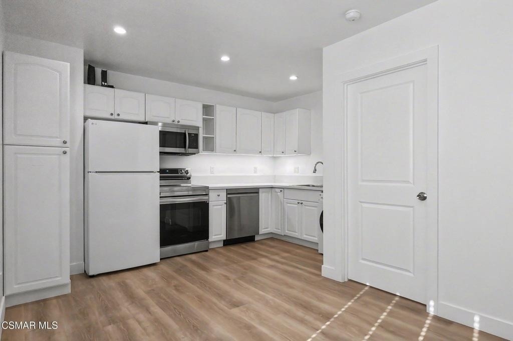 545 Shenandoah Street - Photo 3