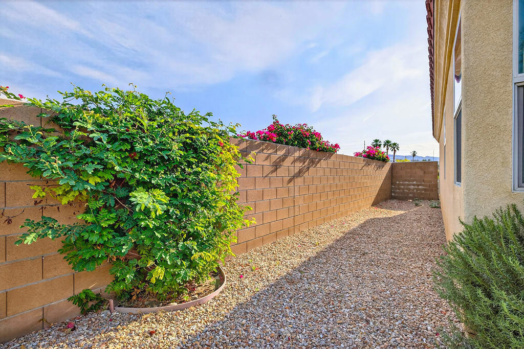 42217 Whisper Rock Street - Photo 20