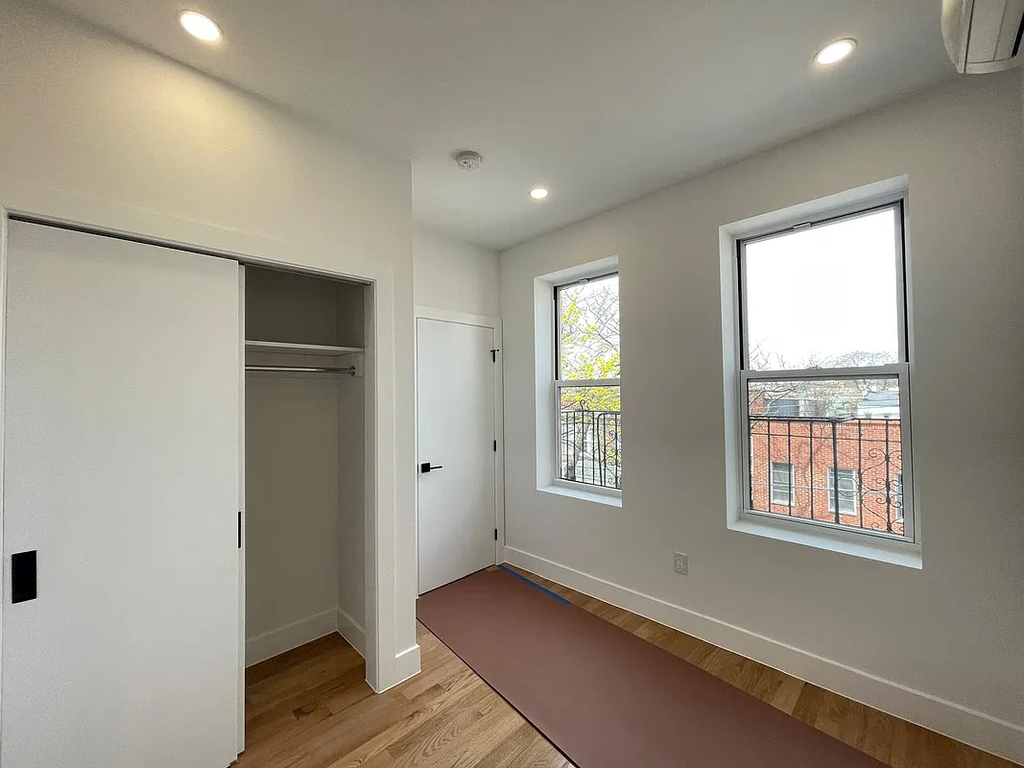 1652 Norman Street - Photo 6