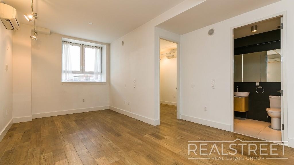 74 Maujer Street - Photo 2