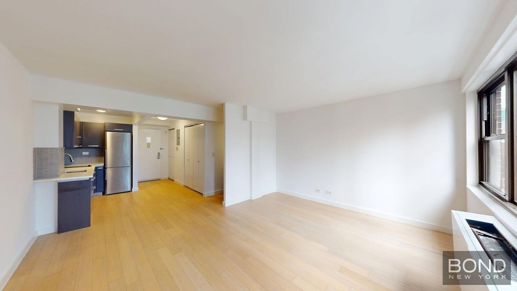 East 39th Street - Photo 1