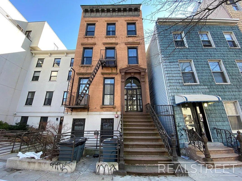 74 Maujer Street - Photo 0