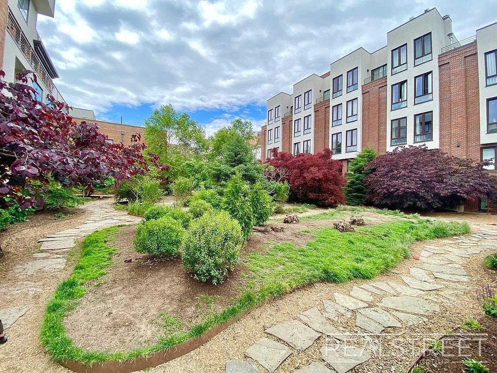 74 Maujer Street - Photo 1