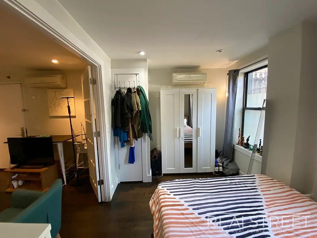 74 Maujer Street - Photo 2