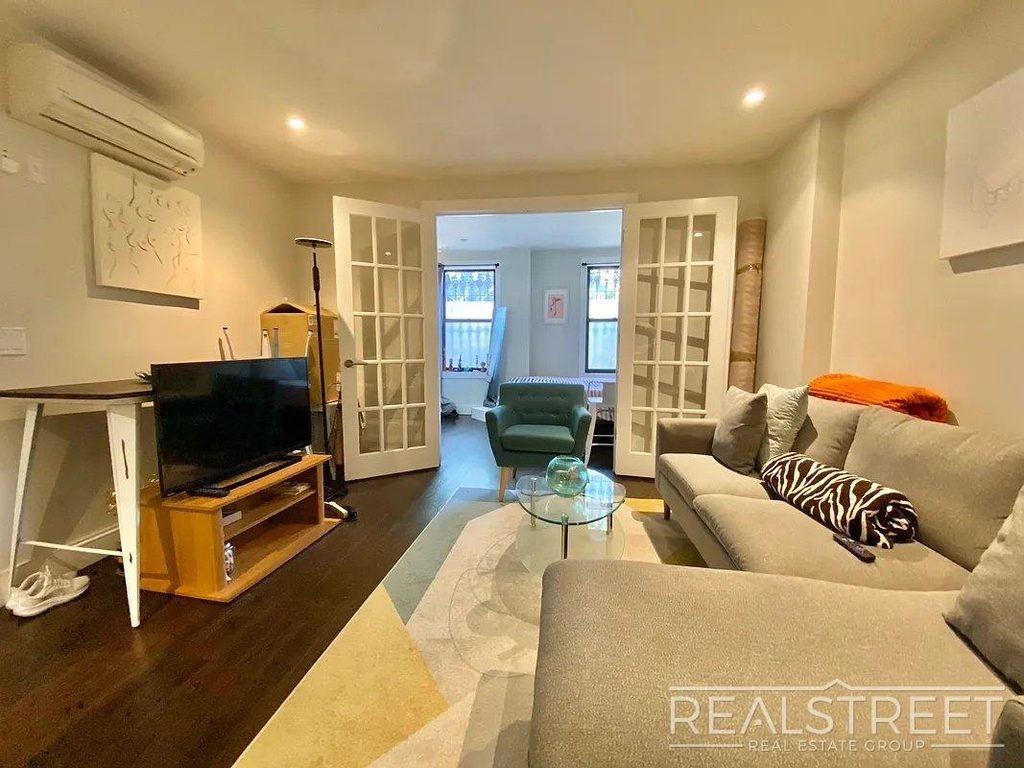 74 Maujer Street - Photo 8