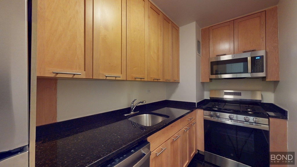 East 49th Street - Photo 1