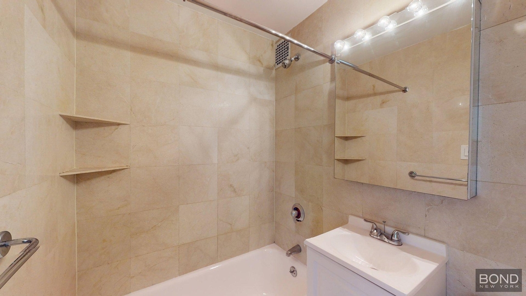 East 49th Street - Photo 4