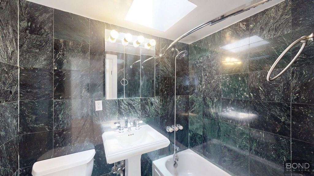 West 55th Street - Photo 5