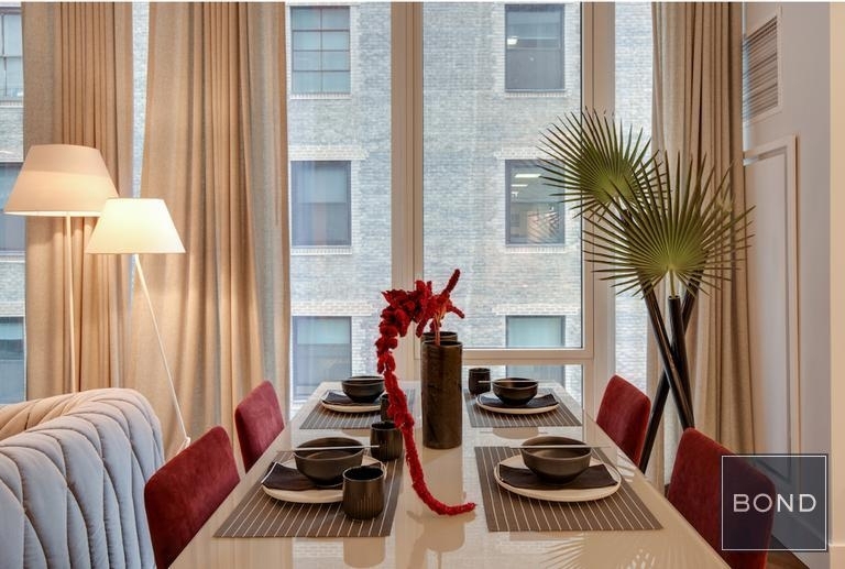 East 44th Street - Photo 7