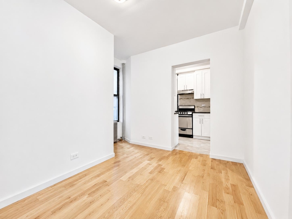 1270 First Avenue - Photo 4