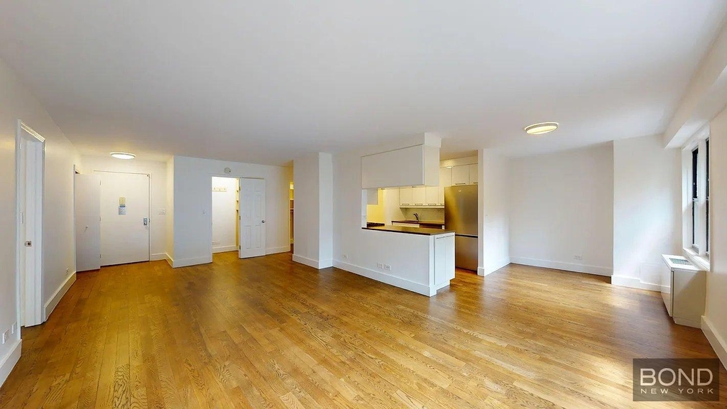 East 63rd Street - Photo 10