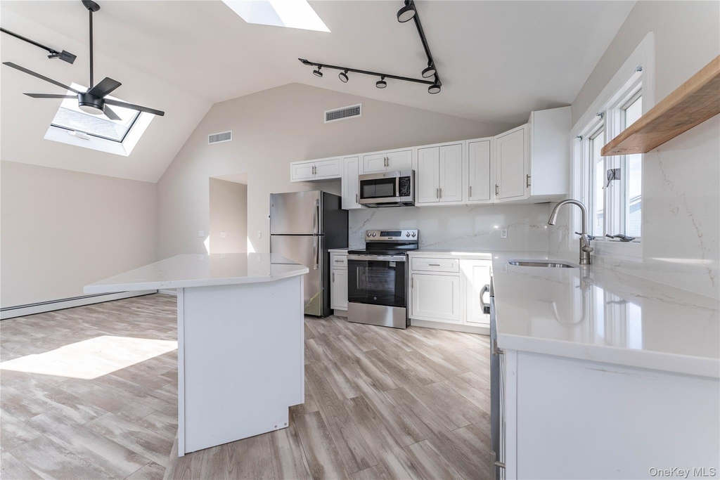 121 Williamson Street - Photo 4