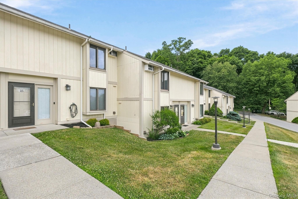 15 Hammond Plaza - Photo 0