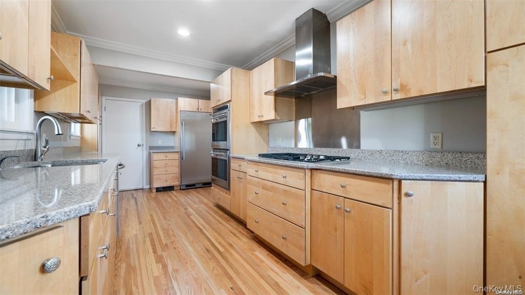 46 Laurel Avenue - Photo 1