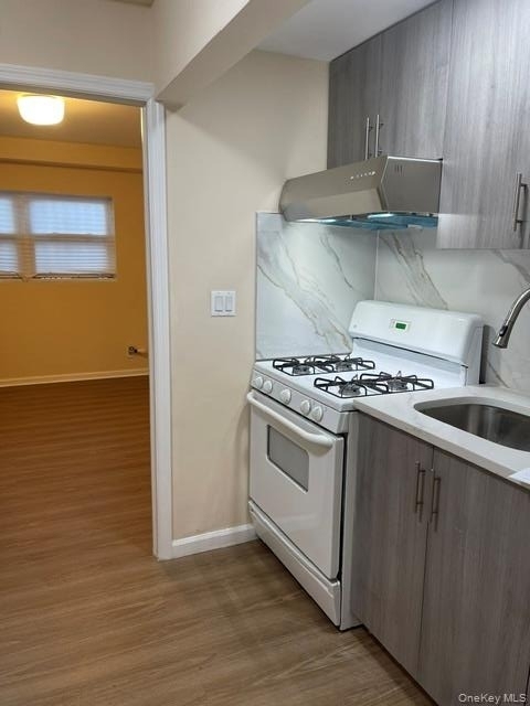 124-01 Hillside Avenue - Photo 2