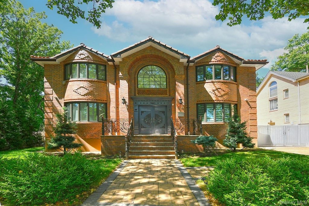 66-26 Marathon Pkwy., - Photo 0