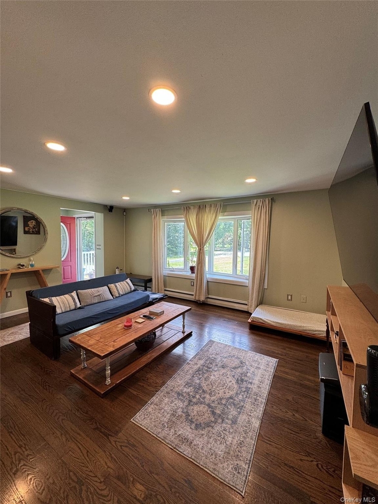 18 Montfort Woods Road - Photo 1