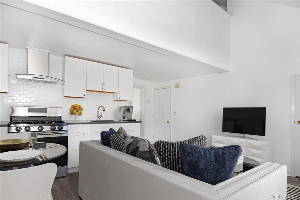44 Ridge Street - Photo 2